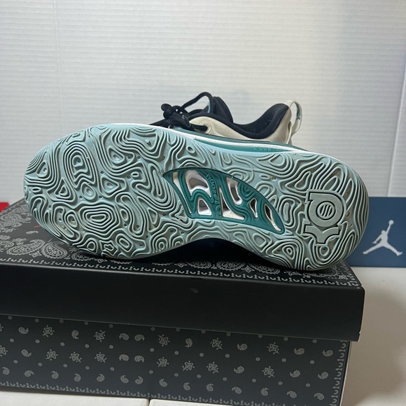 Nike KD 15
Photon Dust Teal - Picture 7 of 11